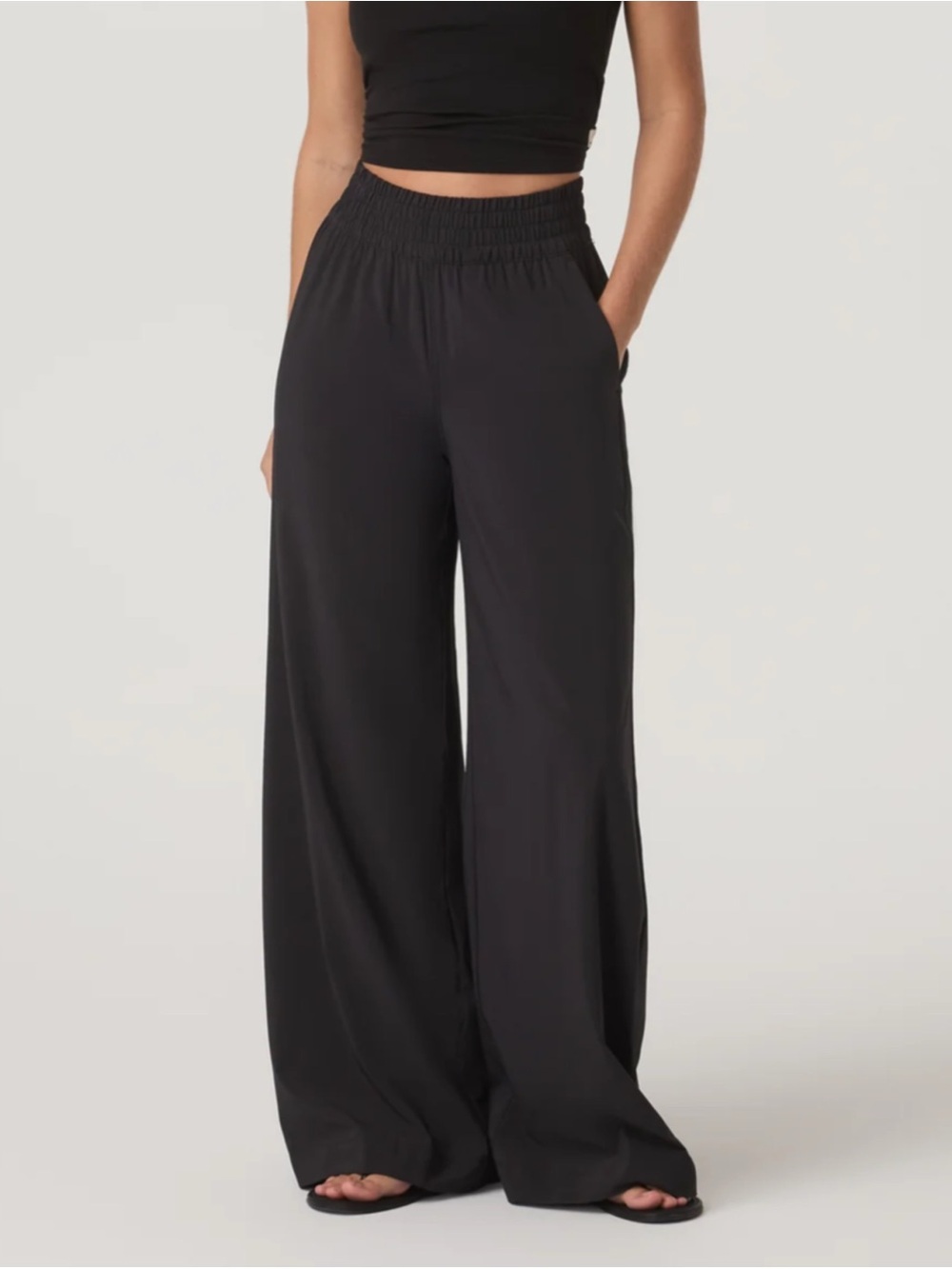 Vuori Women’s Villa Wide Leg Pants High Rise Elastic Waist Black Athleisure